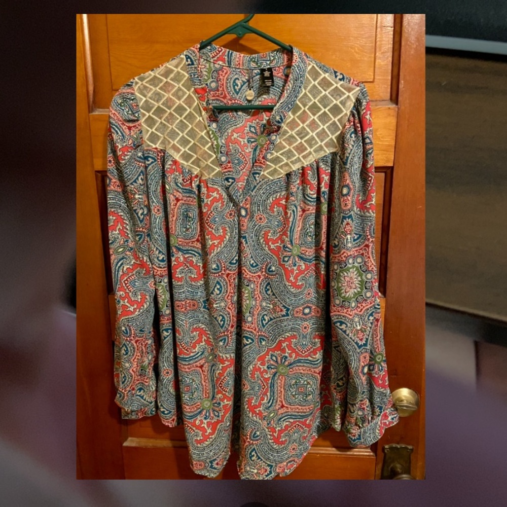 Buckle Boutique Long sleeved blouse